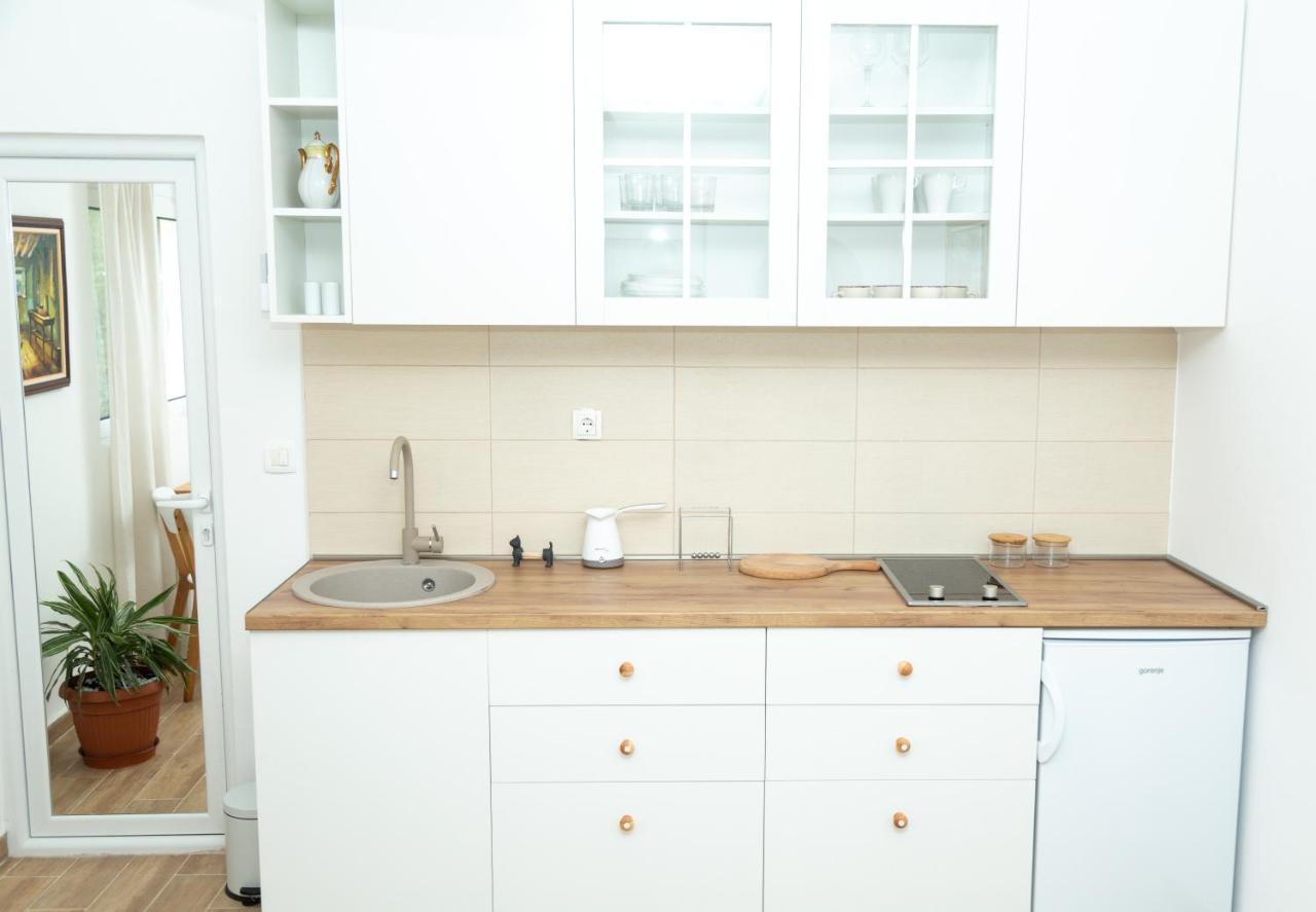 Plamenatz Studio Apartments Virpazar Bagian luar foto