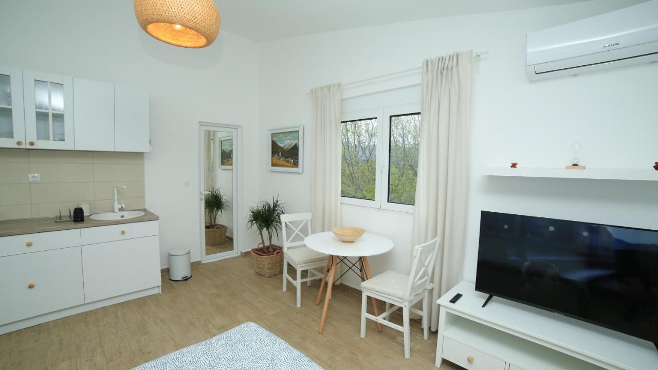 Plamenatz Studio Apartments Virpazar Bagian luar foto