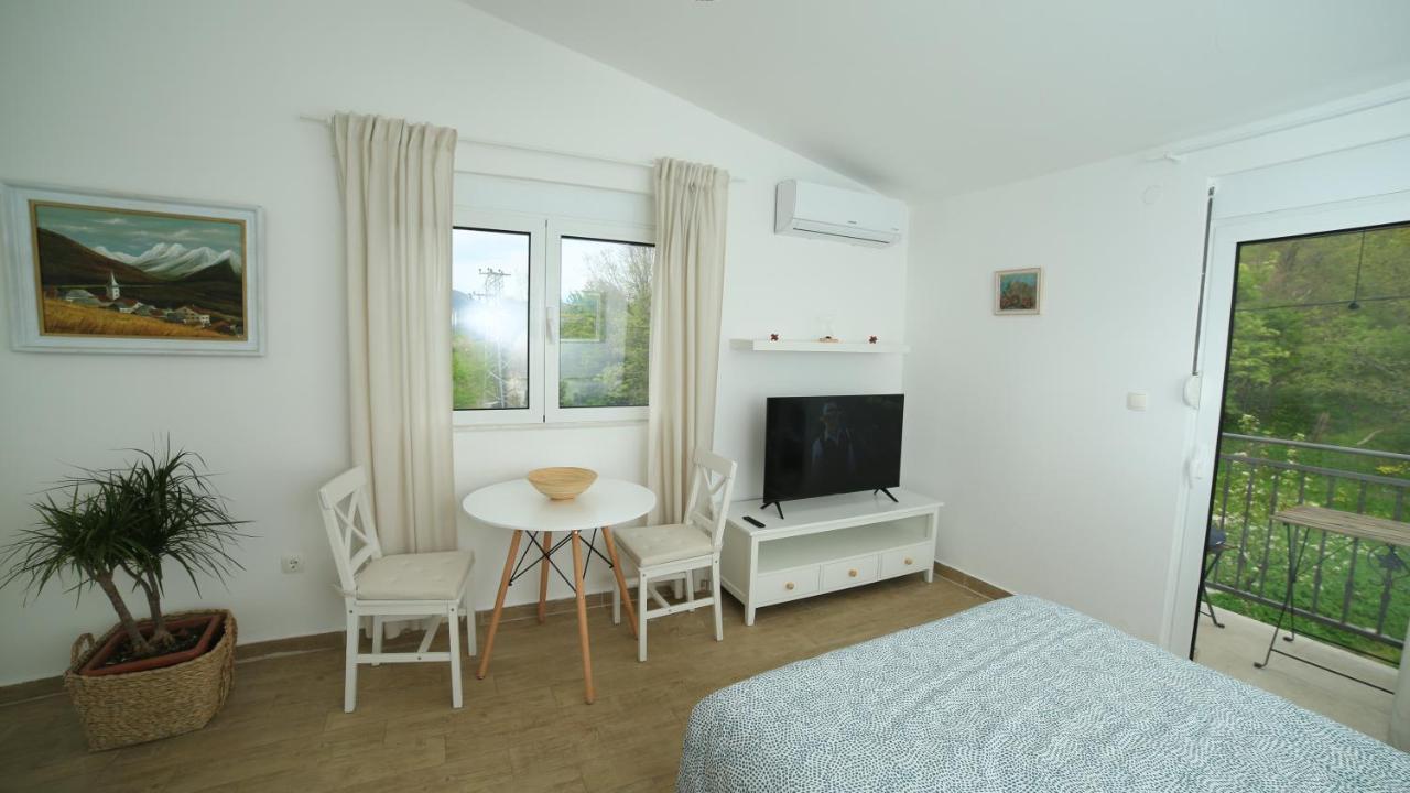 Plamenatz Studio Apartments Virpazar Bagian luar foto
