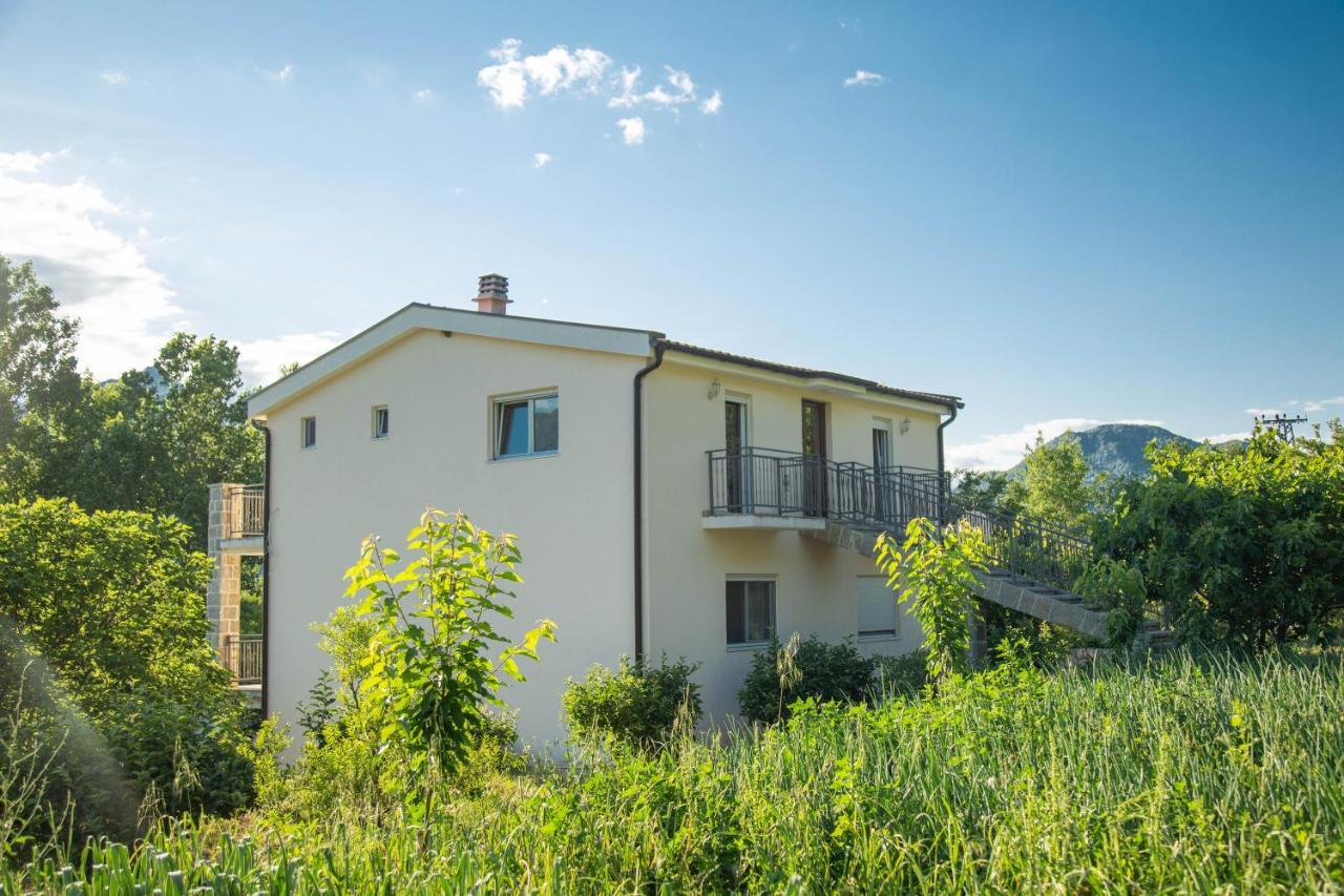Plamenatz Studio Apartments Virpazar Bagian luar foto