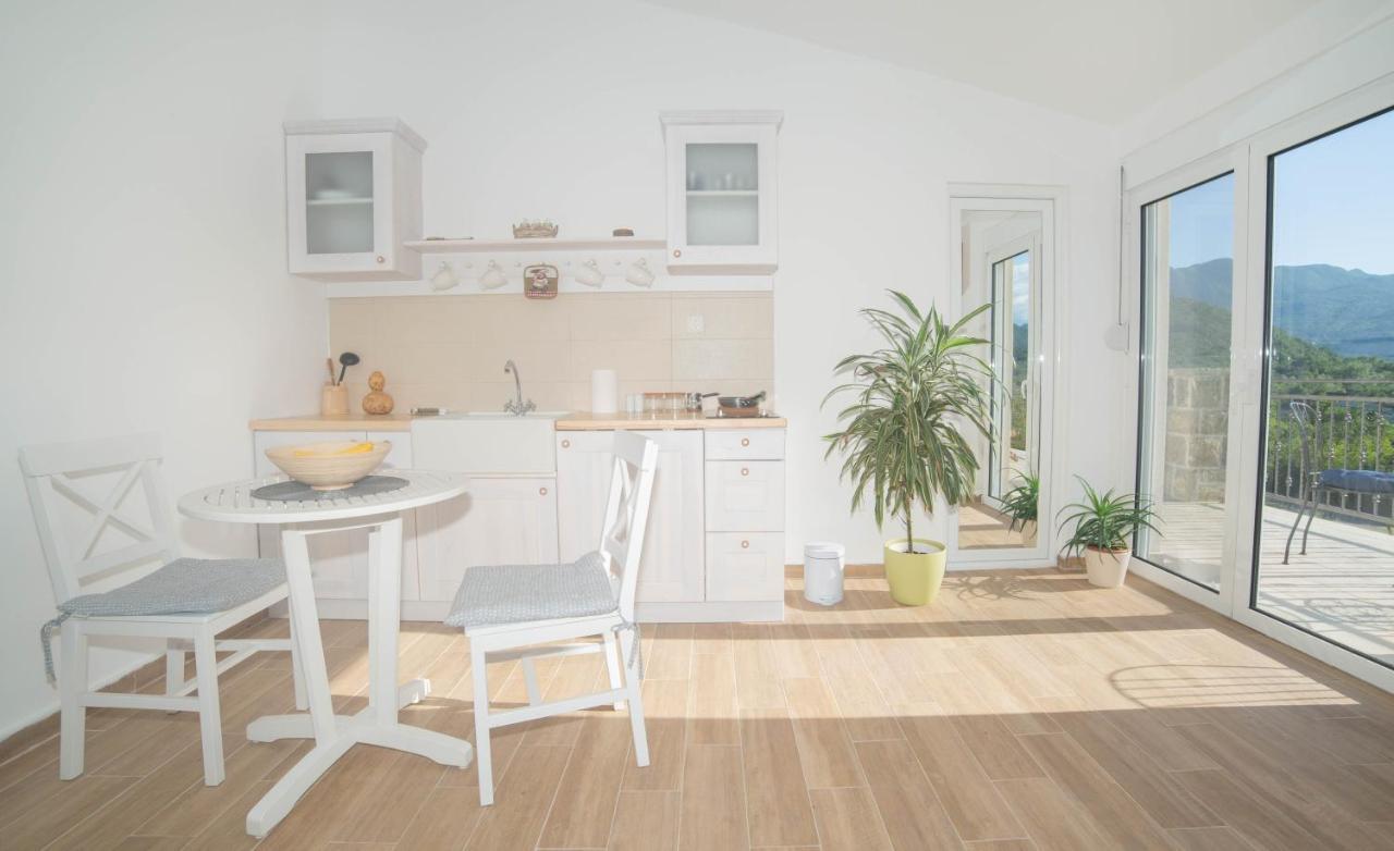 Plamenatz Studio Apartments Virpazar Bagian luar foto